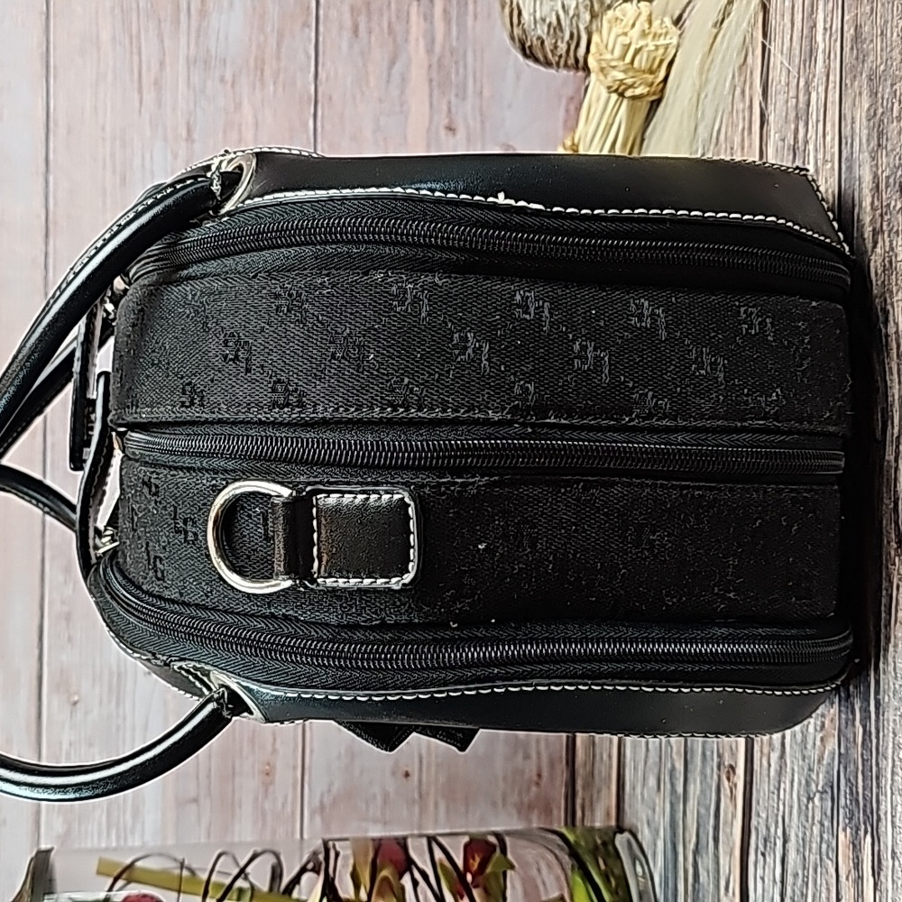 FOR YOUR EYES ONLY BLACK JACQUARD TRIPLE COMPARTMENT COSMETIC CASE - Picture 3 of 15